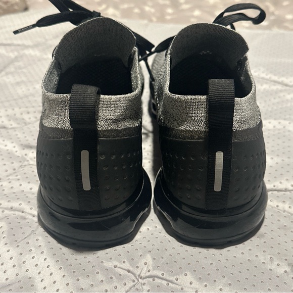 LIKE NEW NIKE VAPORMAX FLYKNIT MENS! - Picture 6 of 6